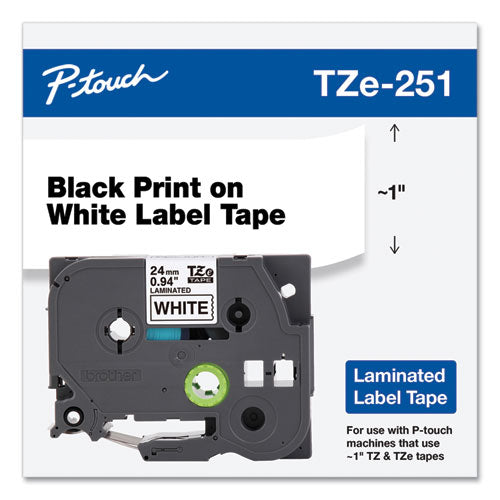 Cinta de etiquetado laminada adhesiva estándar Tze, 0.94" x 26.2 pies, negro sobre blanco