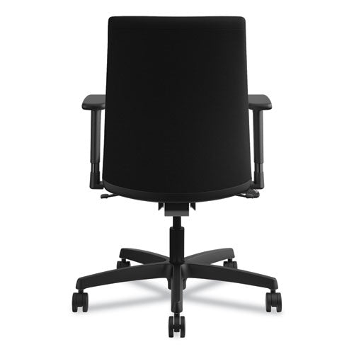 Silla de trabajo con respaldo bajo de tela de la serie Ignition, soporta hasta 300 lb, altura del asiento de 17" a 21.5", color negro